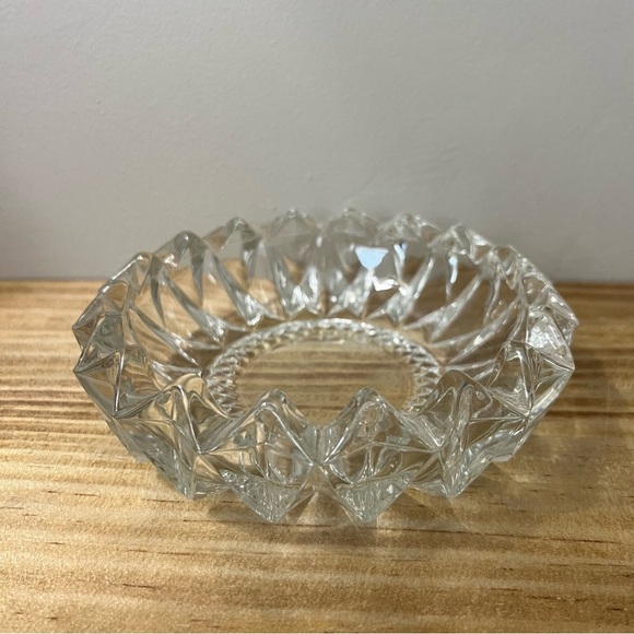 KIG Indonesia Heavy Pressed Glass Diamond Point Ashtray Bowl 6” - Picture 2 of 6